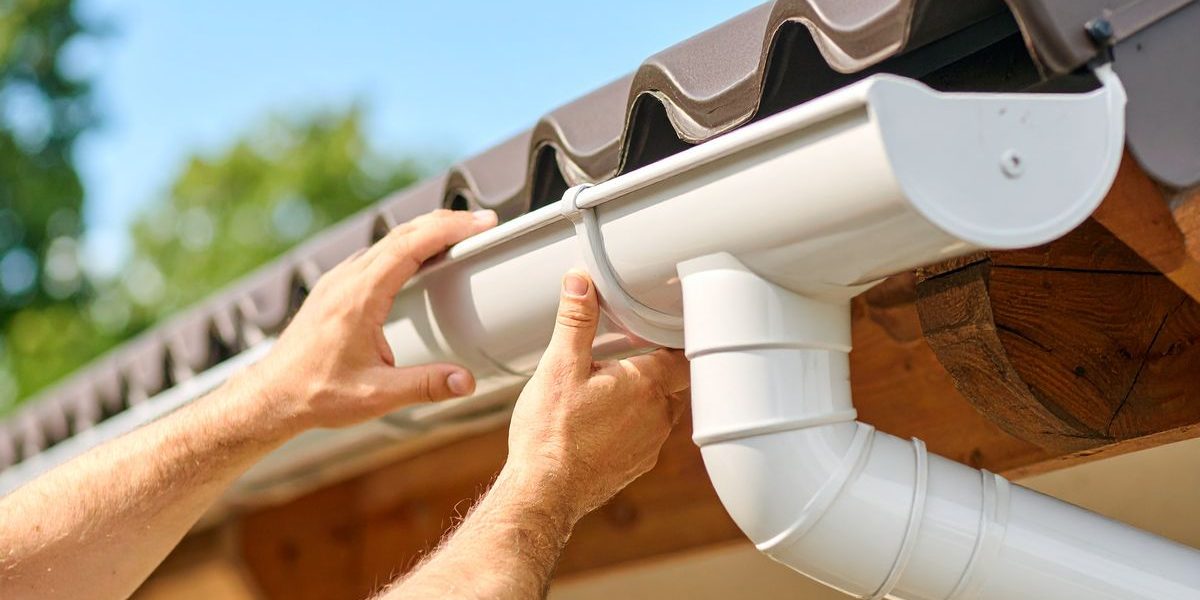 Roof Gutter Installation 1 (1)